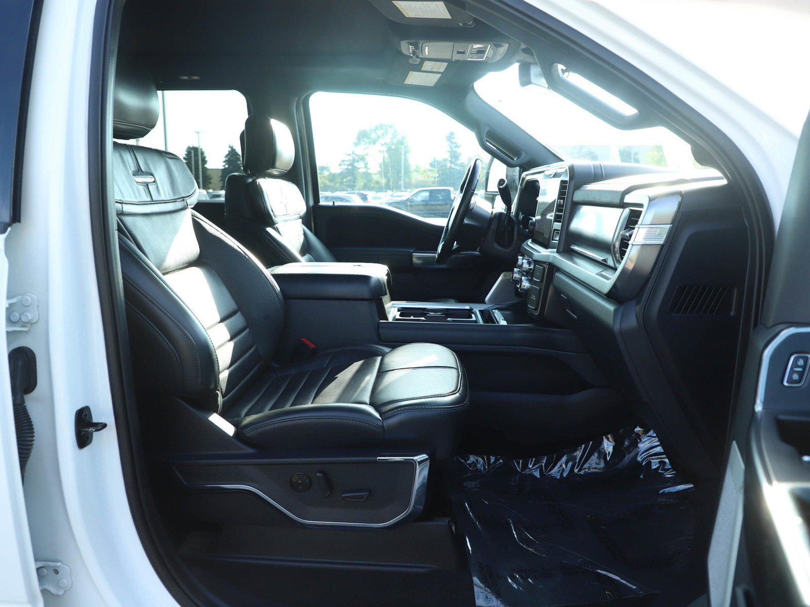 Used 2025 Ford F350 Platinum AWD/4WD image 10