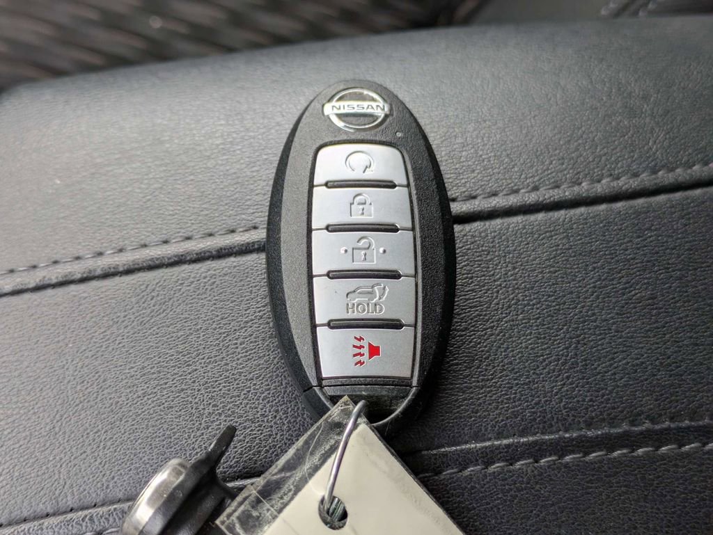 Used 2019 Nissan Rogue SV image 40