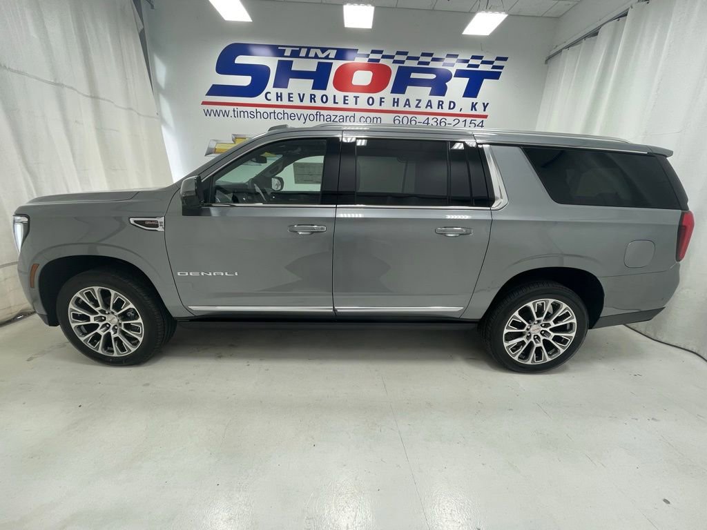 New 2026 GMC Yukon XL Denali w/ Sun & Power Step Package AWD/4WD image 8