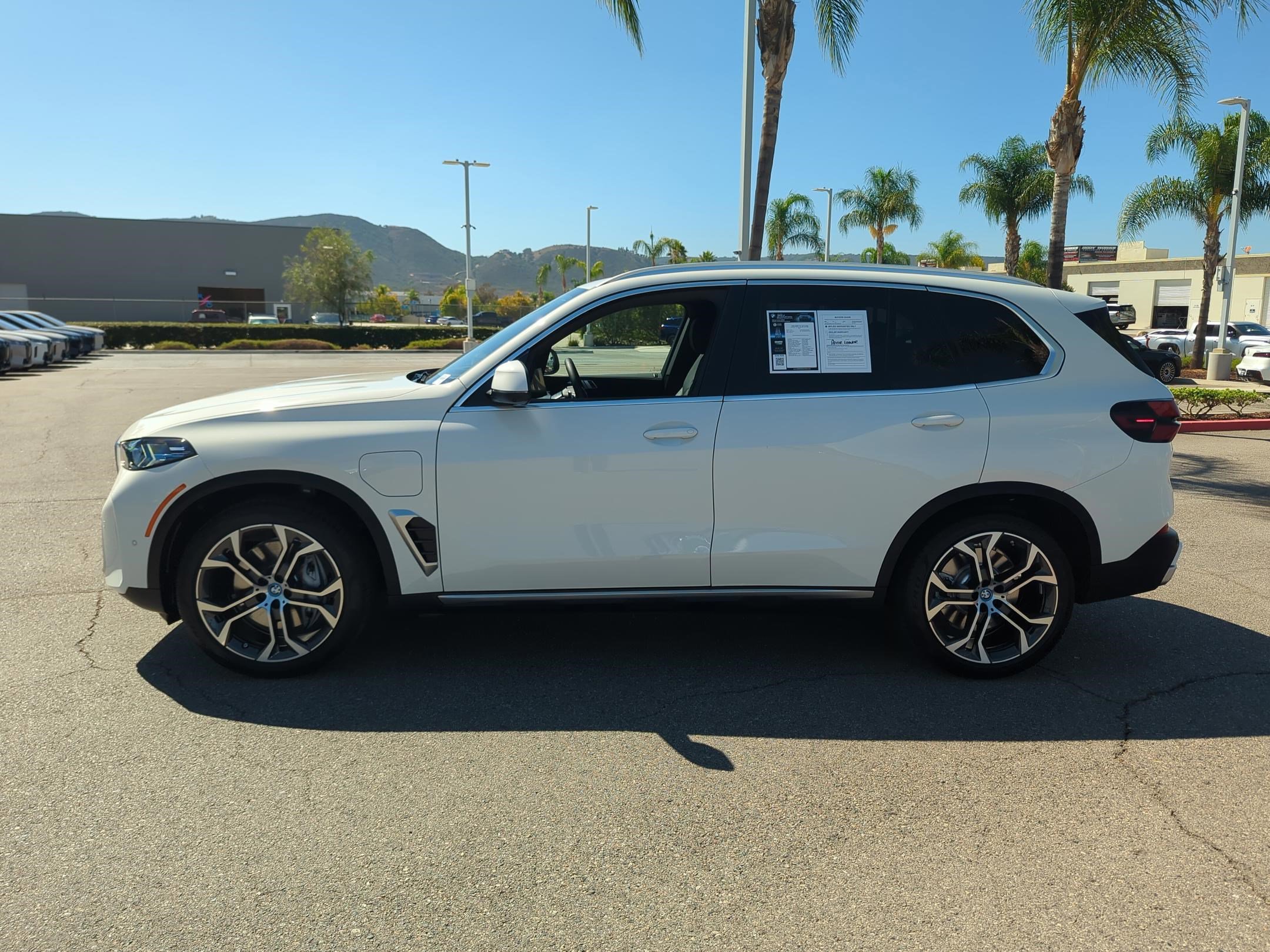 Used 2025 BMW X5 xDrive50e w/ Premium Package image 7