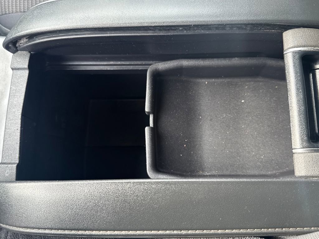 Used 2024 Toyota Highlander LE image 27