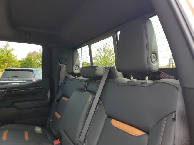 Used 2023 GMC Sierra 1500 AT4 w/ AT4 Premium Package AWD/4WD image 16