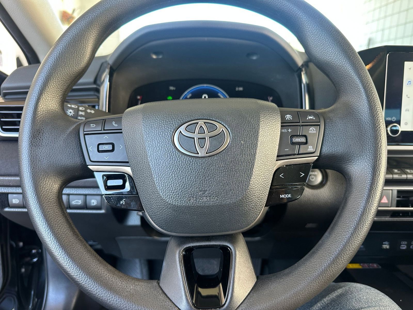 Used 2025 Toyota Camry LE image 27