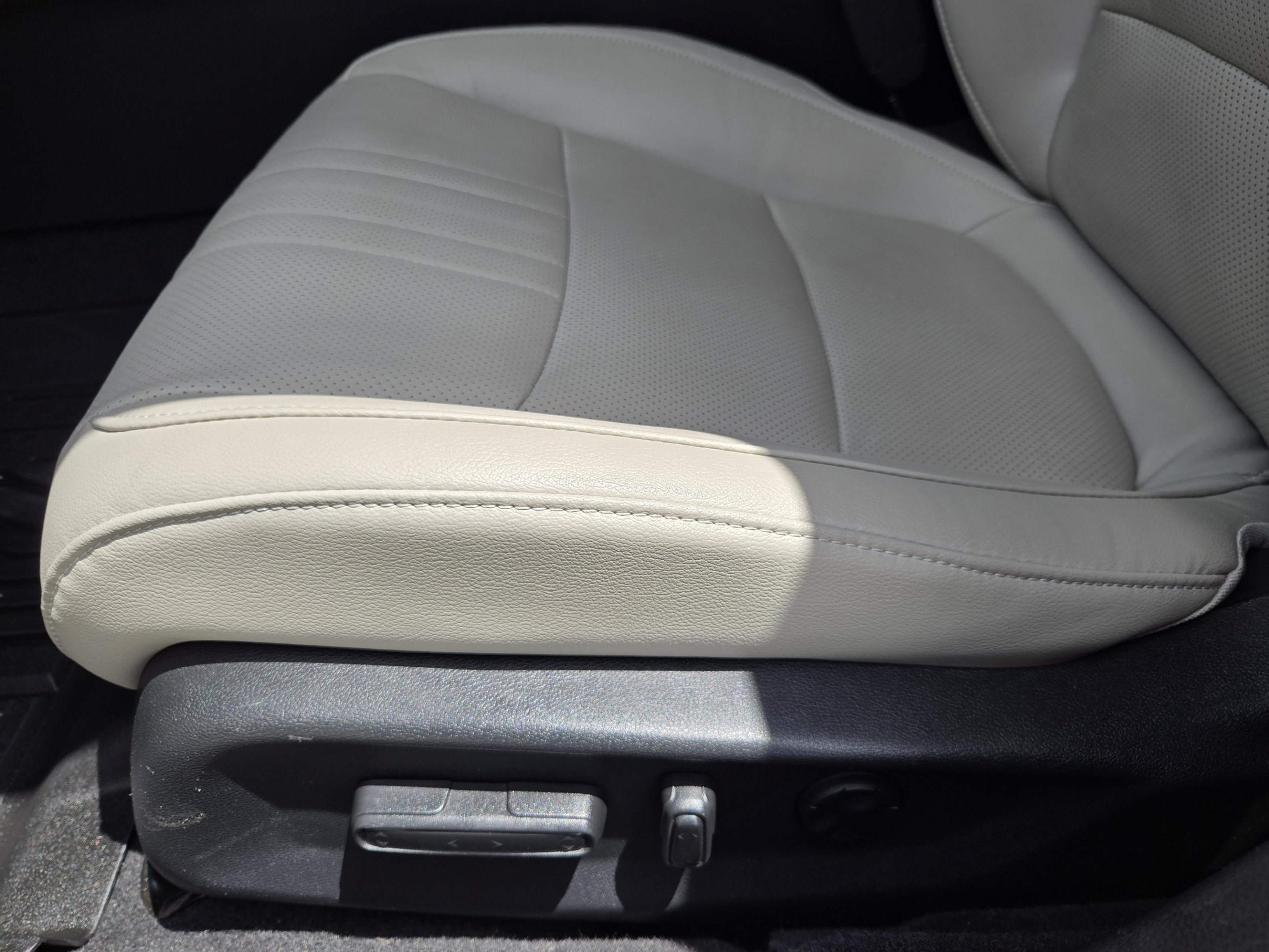 Used 2018 Honda Accord Touring image 22