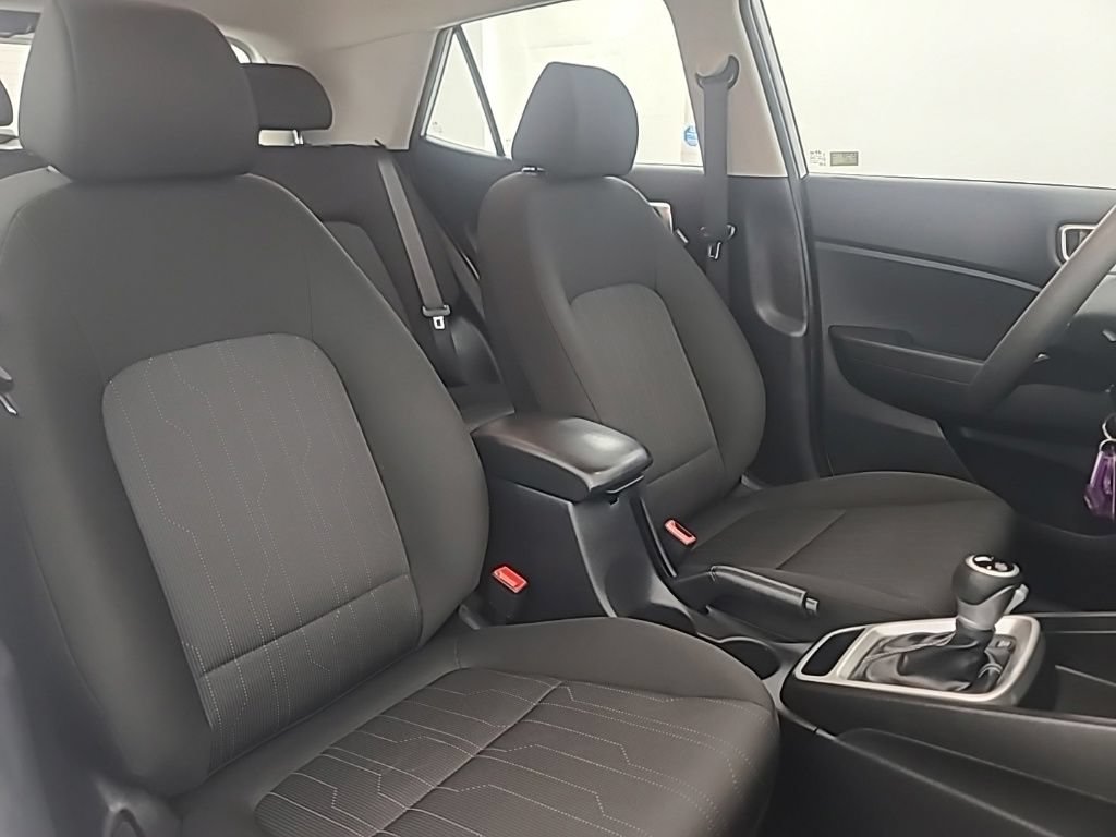 Used 2024 Hyundai Venue SE FWD image 15