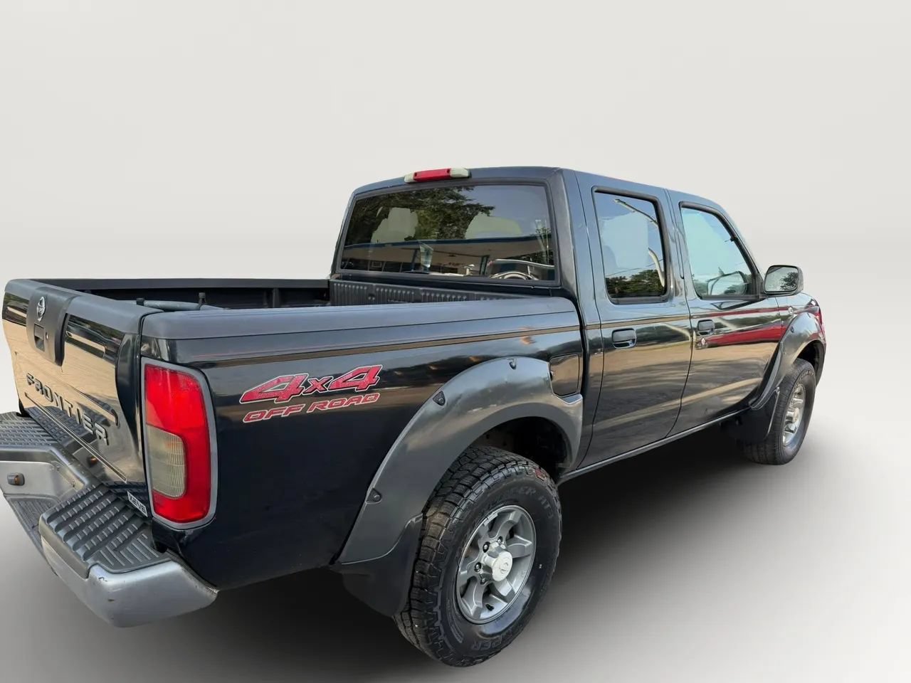 Used 2003 Nissan Frontier XE AWD/4WD image 3