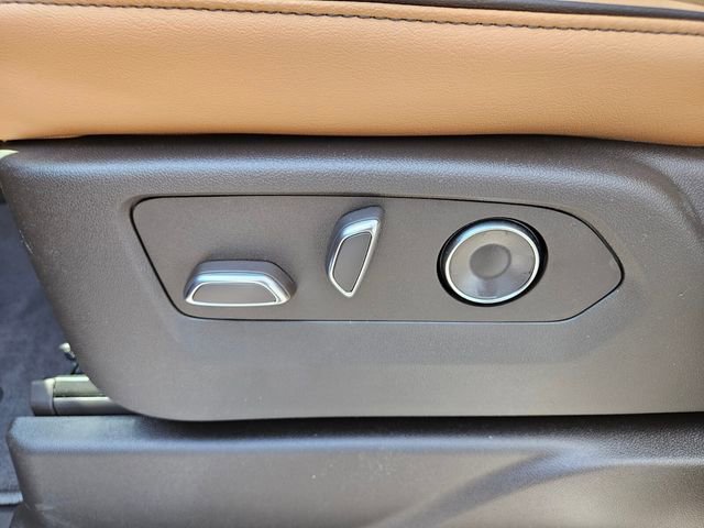 New 2026 Cadillac Escalade Luxury AWD/4WD image 9