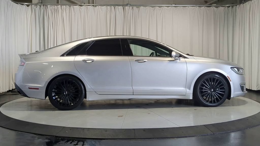 Used 2017 Lincoln MKZ Reserve FWD image 11