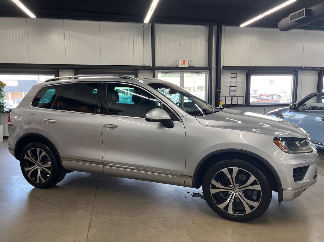 Used 2017 Volkswagen Touareg Wolfsburg Edition AWD/4WD image 18