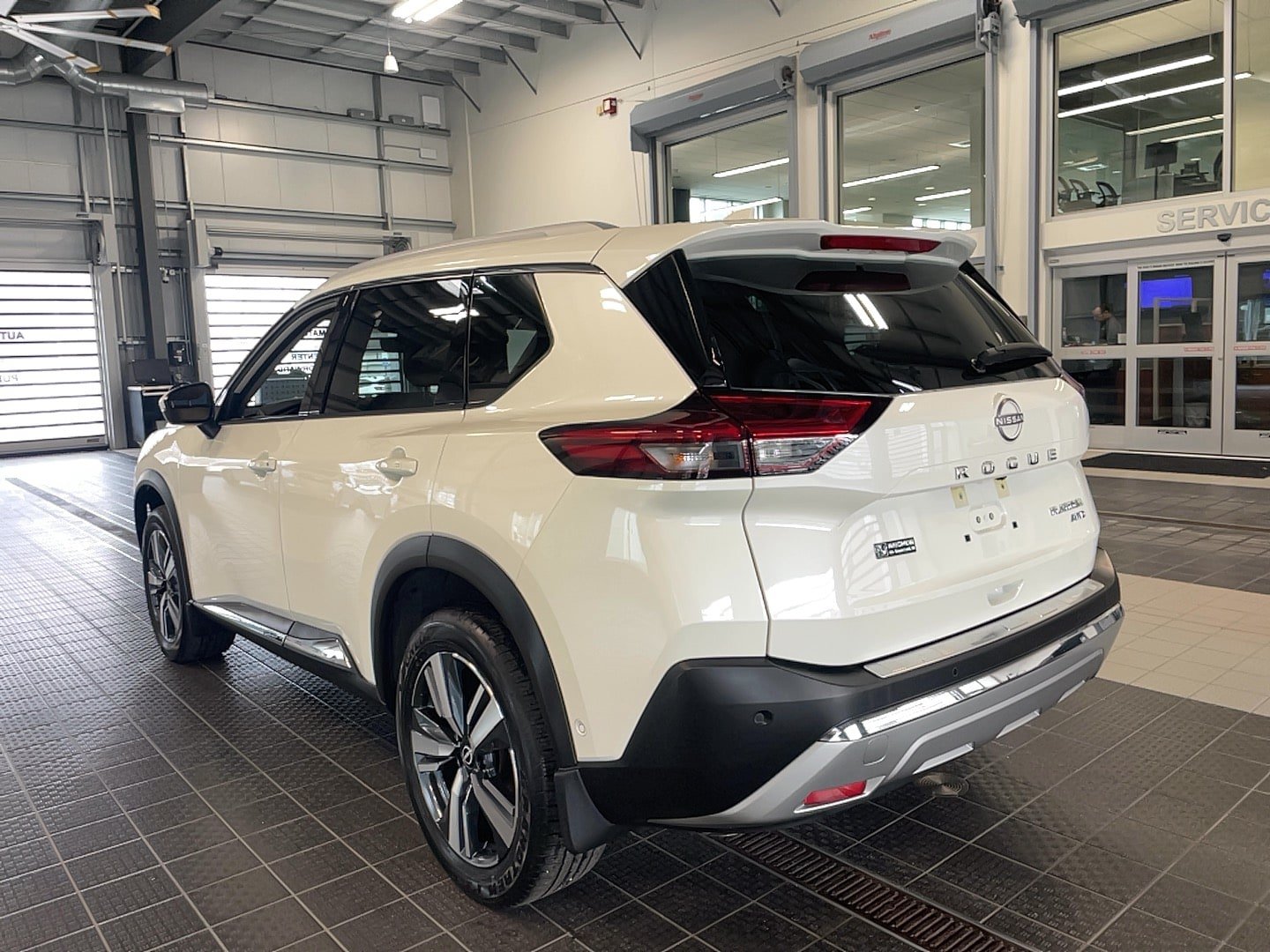 Used 2023 Nissan Rogue Platinum w/ Platinum Premium Package AWD/4WD image 17