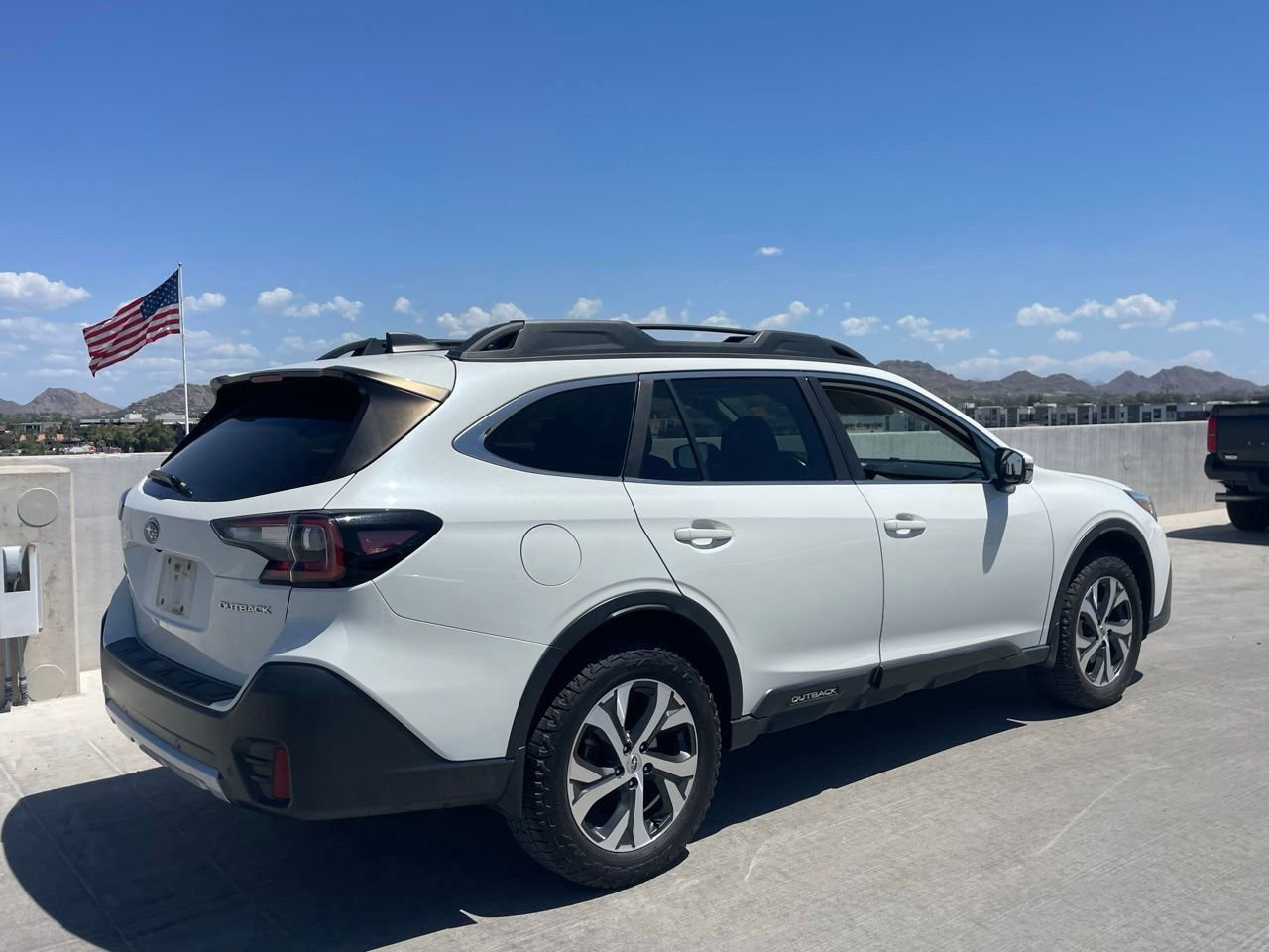 Used 2022 Subaru Outback Limited w/ Popular Package #2 AWD/4WD image 2