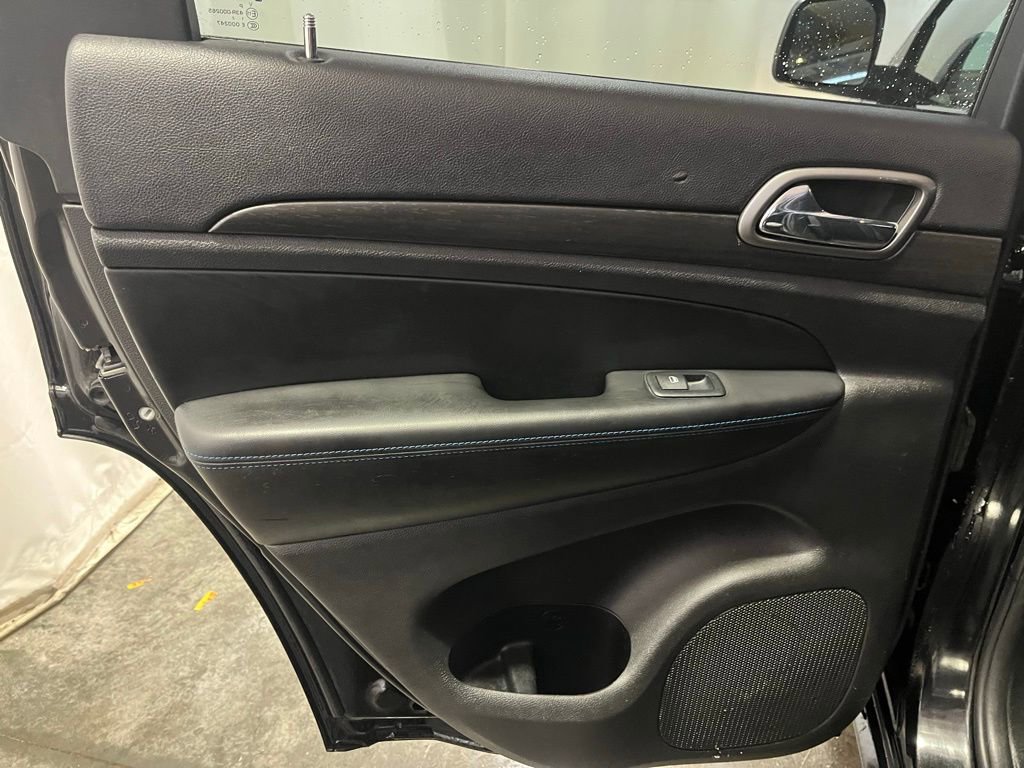 Used 2018 Jeep Grand Cherokee Laredo image 22