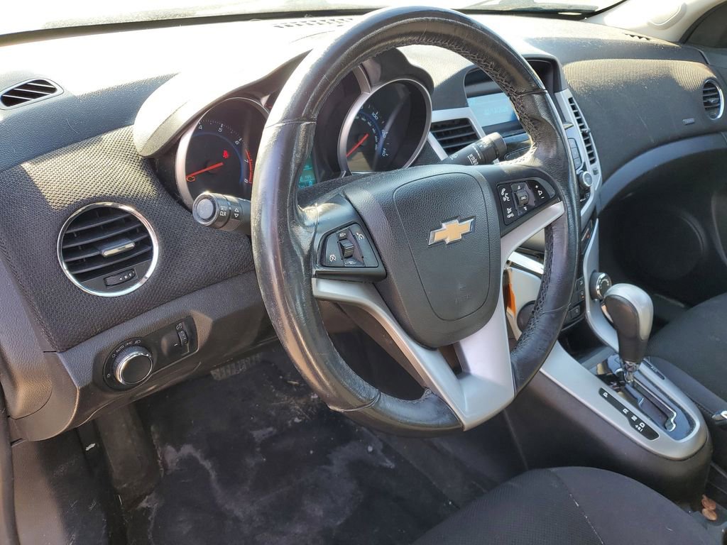 Used 2014 Chevrolet Cruze LT image 6