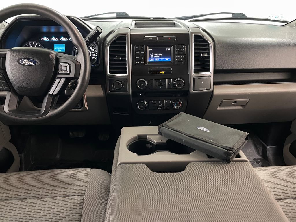 Used 2016 Ford F150 XLT image 2