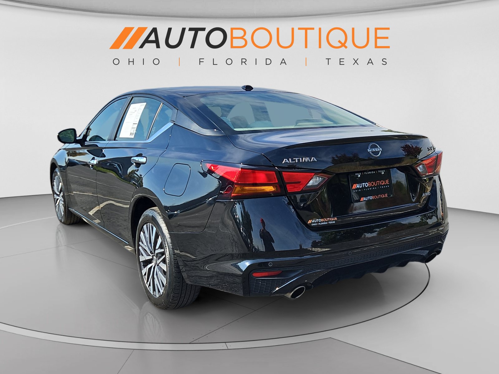 Used 2023 Nissan Altima 2.5 SV w/ SV Premium Package AWD/4WD image 3