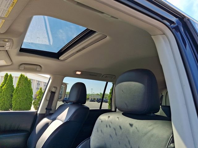 Used 2024 Nissan Armada SL w/ Captain's Chairs Package image 14