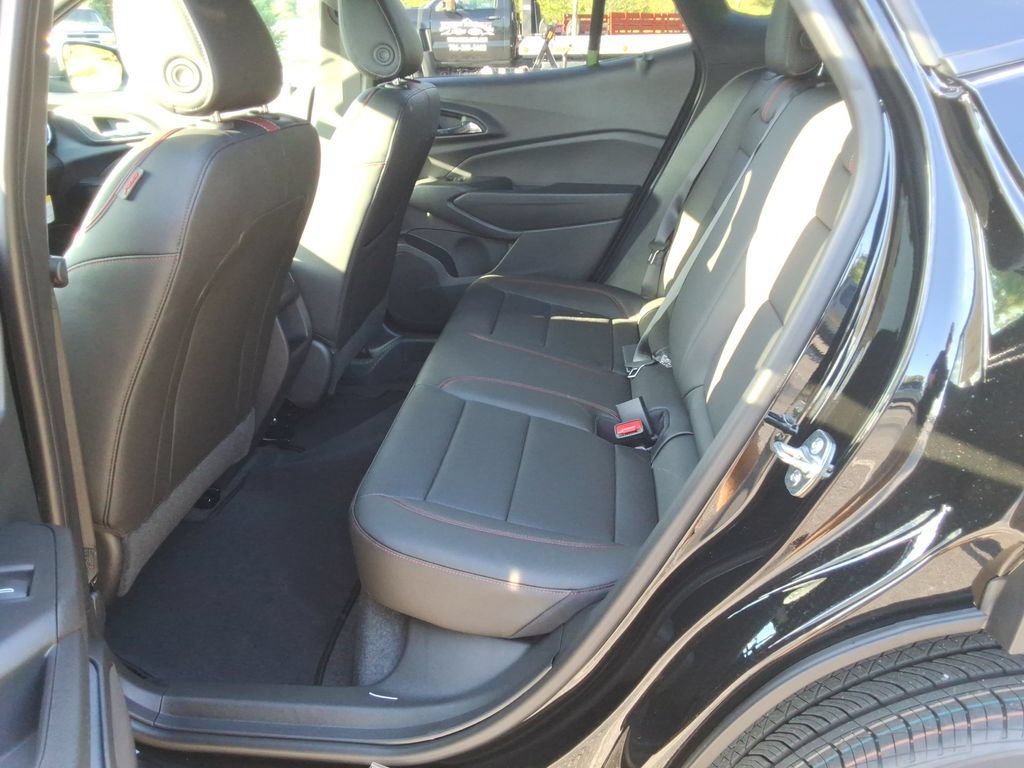 New 2026 Chevrolet Trax RS w/ Sunroof Package FWD image 16
