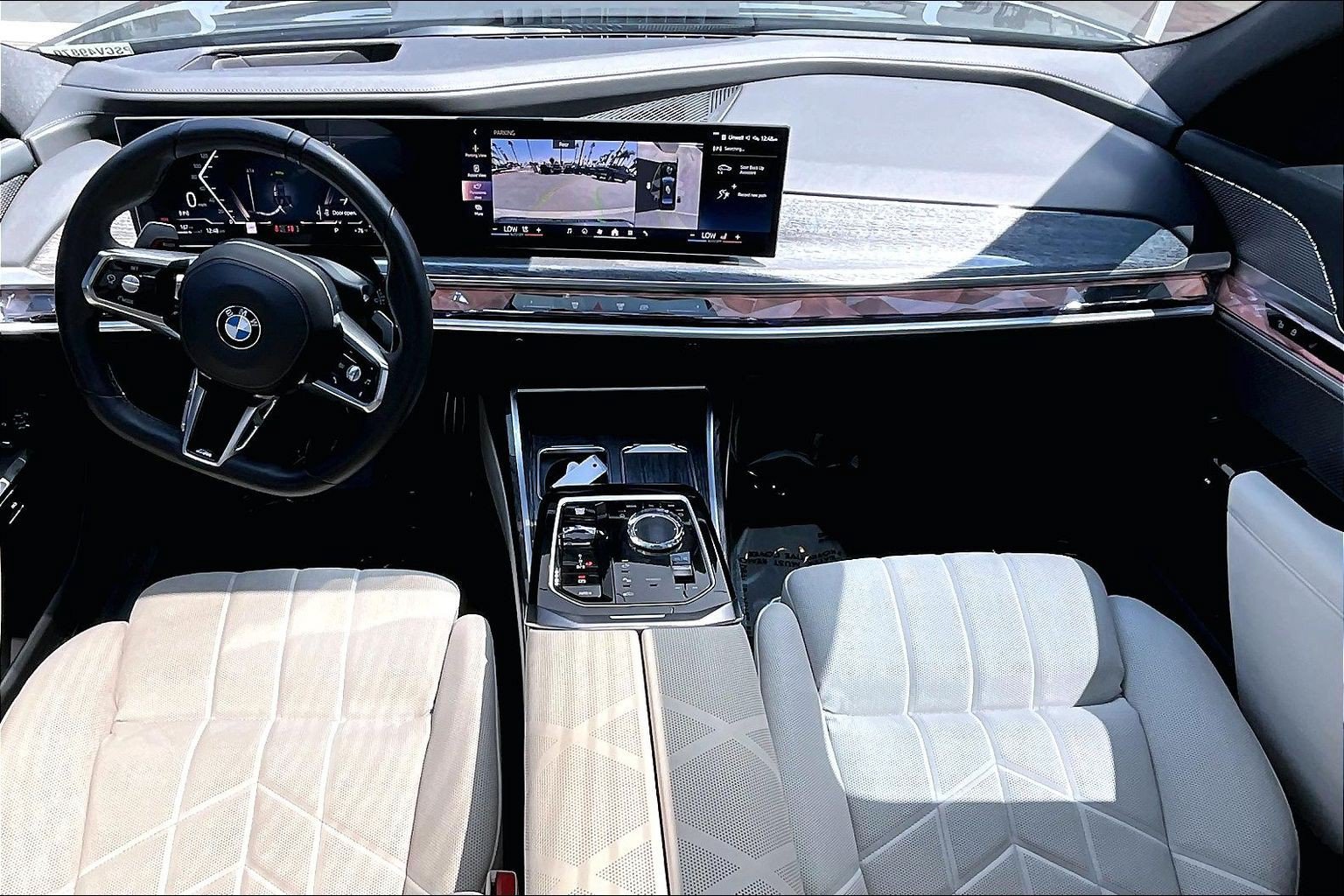 Used 2025 BMW 760i xDrive w/ Luxury Rear Seating Package AWD/4WD image 14