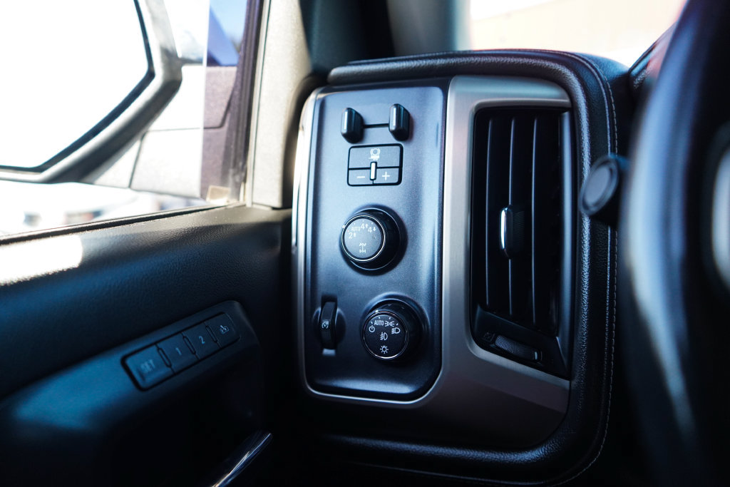 Used 2018 GMC Sierra 1500 Denali w/ Denali Ultimate Package AWD/4WD image 32