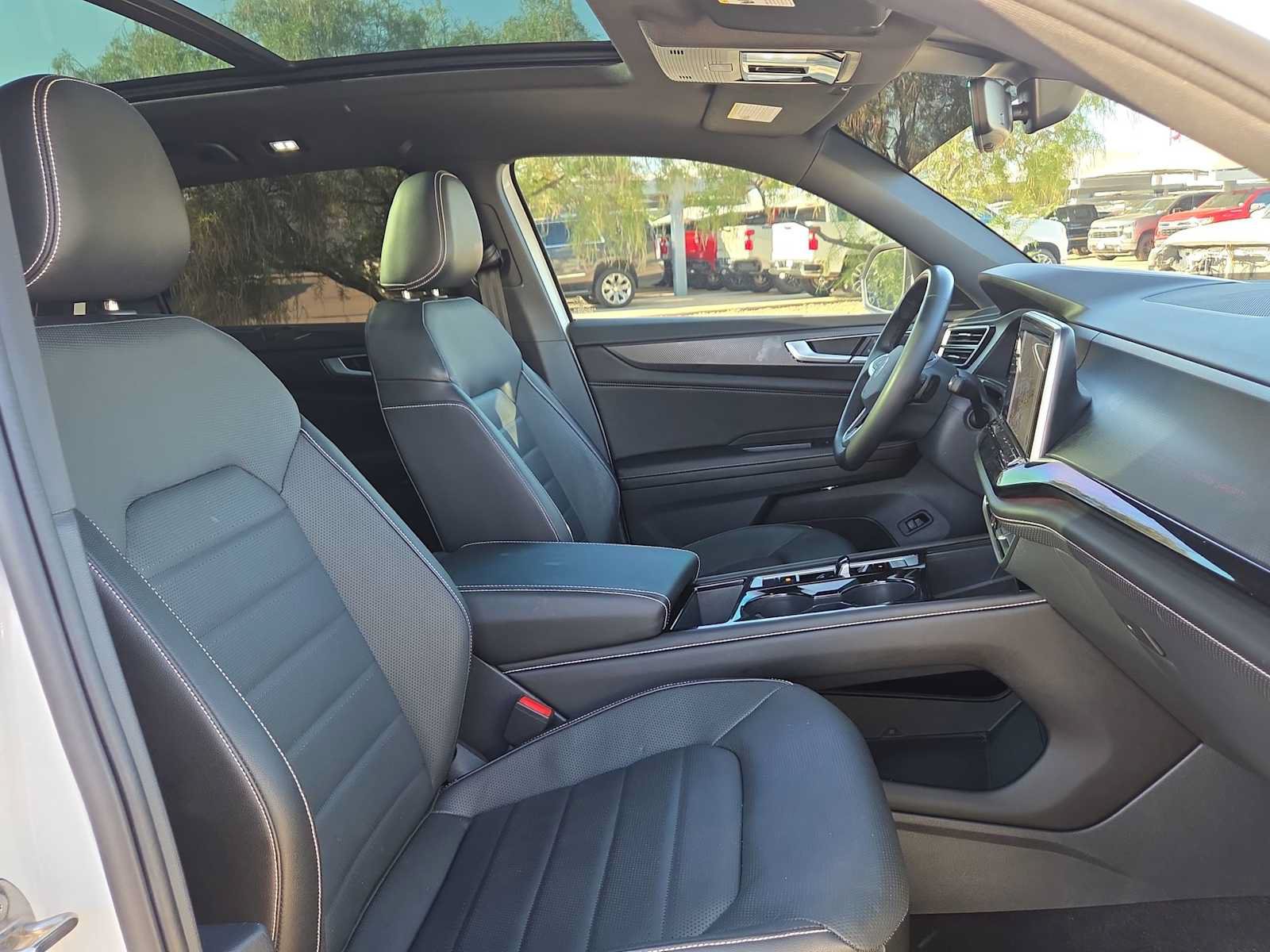 Used 2024 Volkswagen Atlas Cross Sport SEL R-Line AWD/4WD image 19