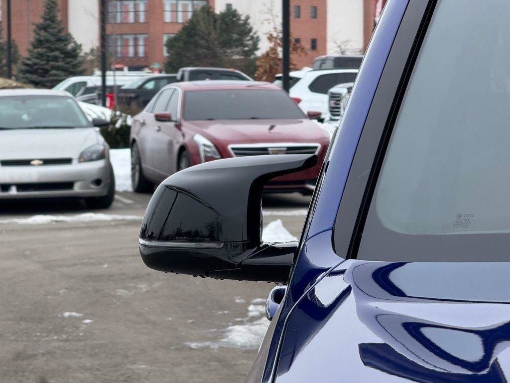 Used 2023 BMW X7 M60i w/ Executive Package image 10