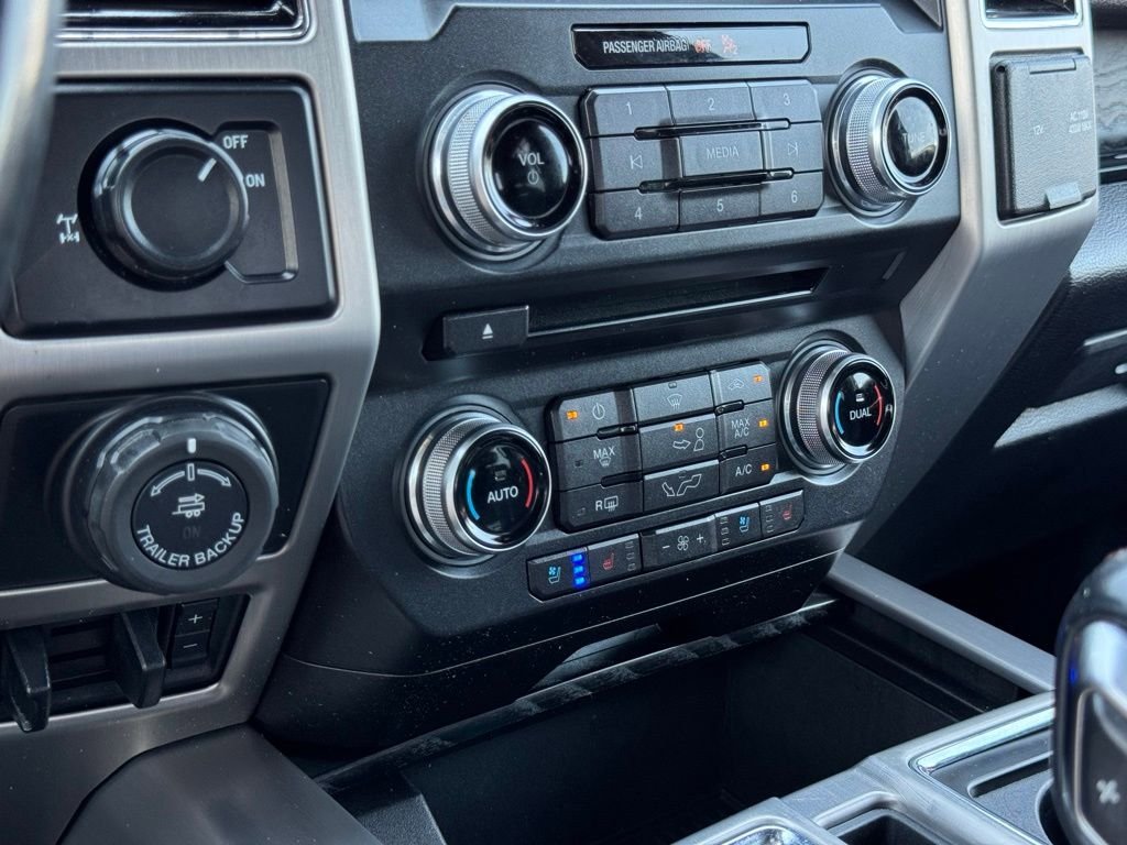Used 2018 Ford F150 Platinum w/ Equipment Group 701A Luxury RWD image 37