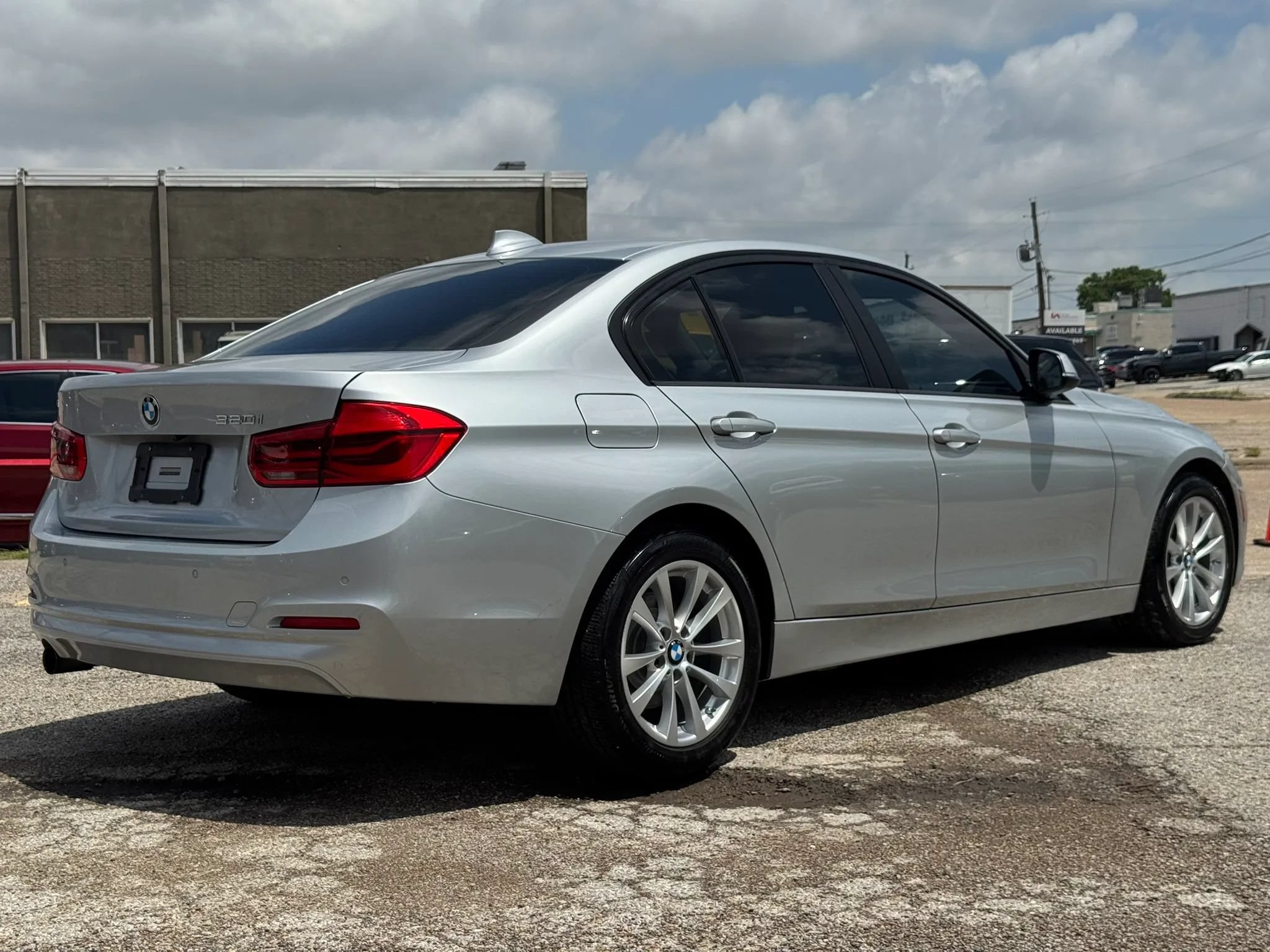 Used 2016 BMW 320i Sedan RWD image 6