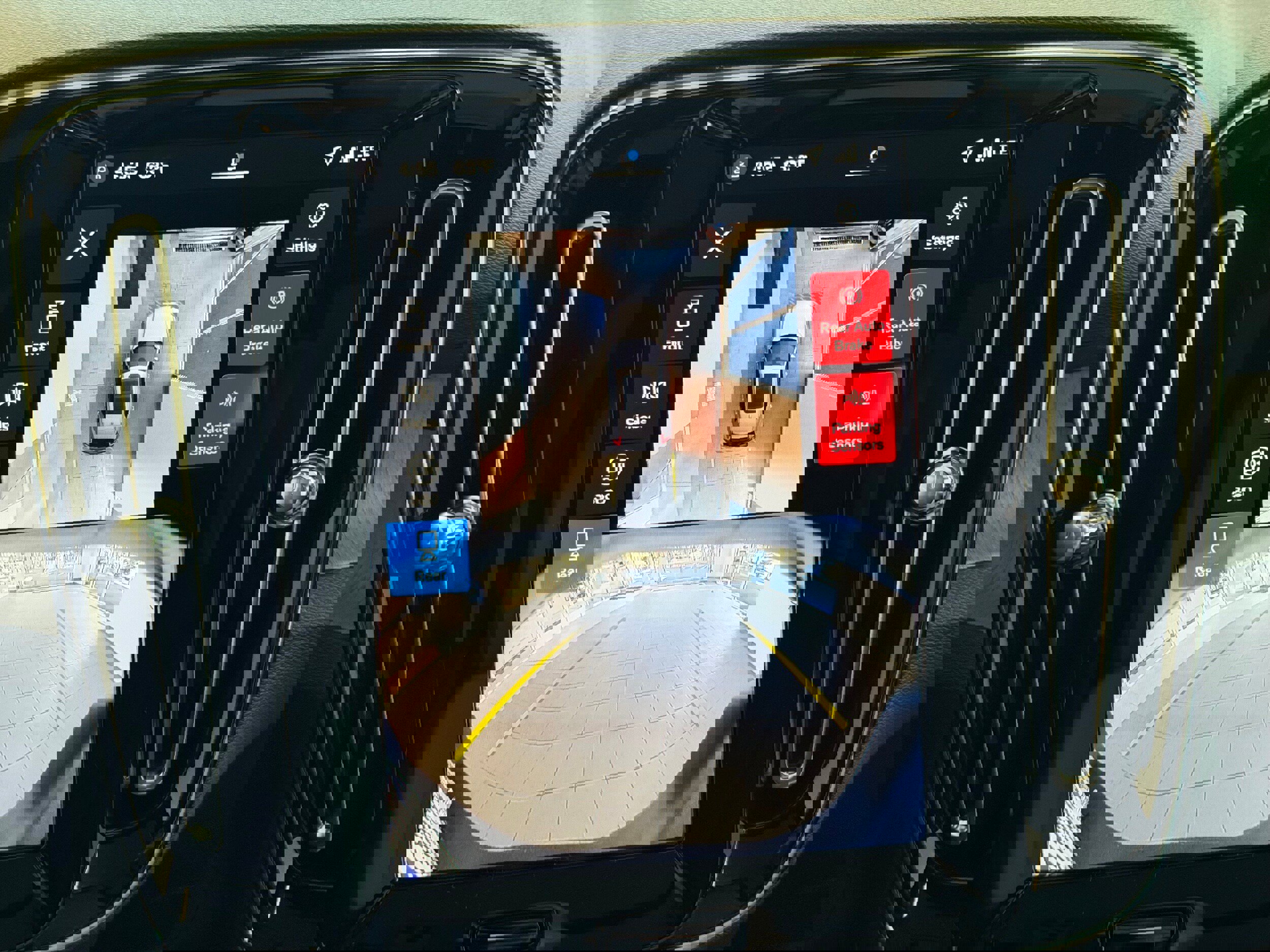 New 2026 Volvo EX40 Plus w/ Climate Package image 17