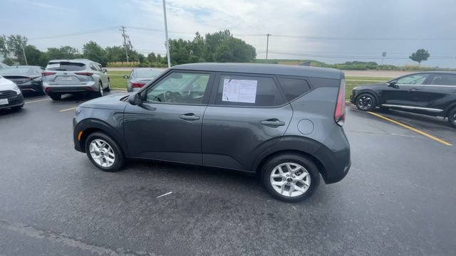 Used 2025 Kia Soul LX w/ LX Technology Package FWD image 7