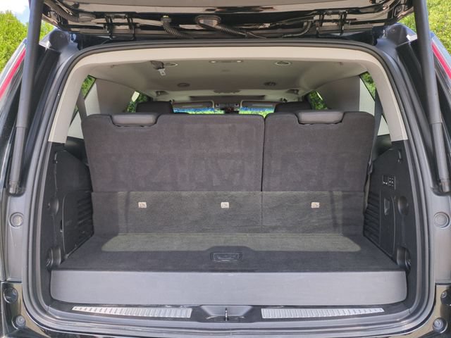 Used 2020 Cadillac Escalade Luxury AWD/4WD image 16