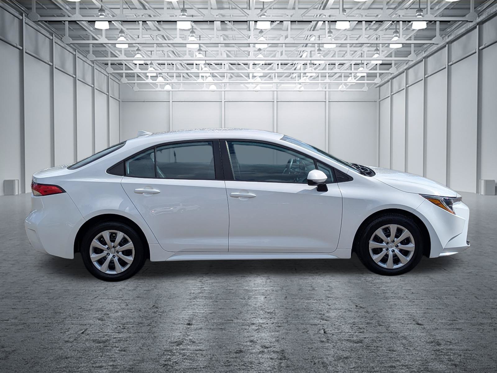 Used 2025 Toyota Corolla LE FWD image 6