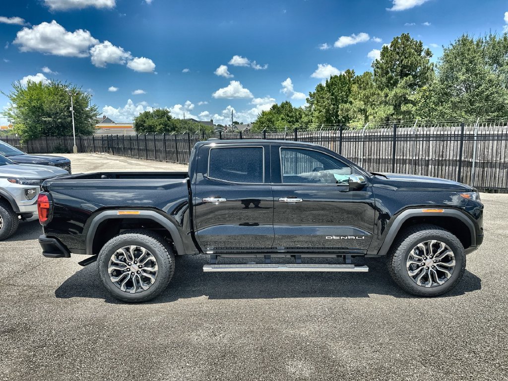 New 2026 GMC Canyon Denali AWD/4WD image 10
