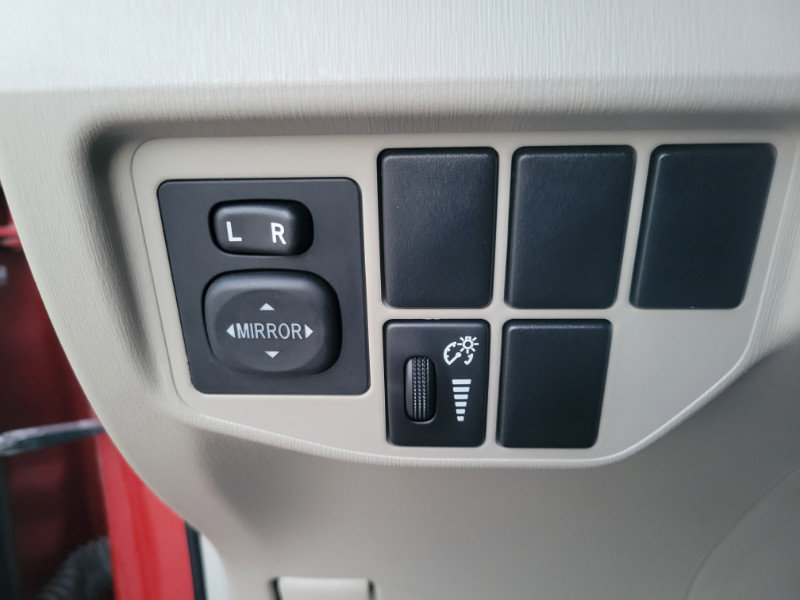 Used 2015 Toyota Prius Two image 38