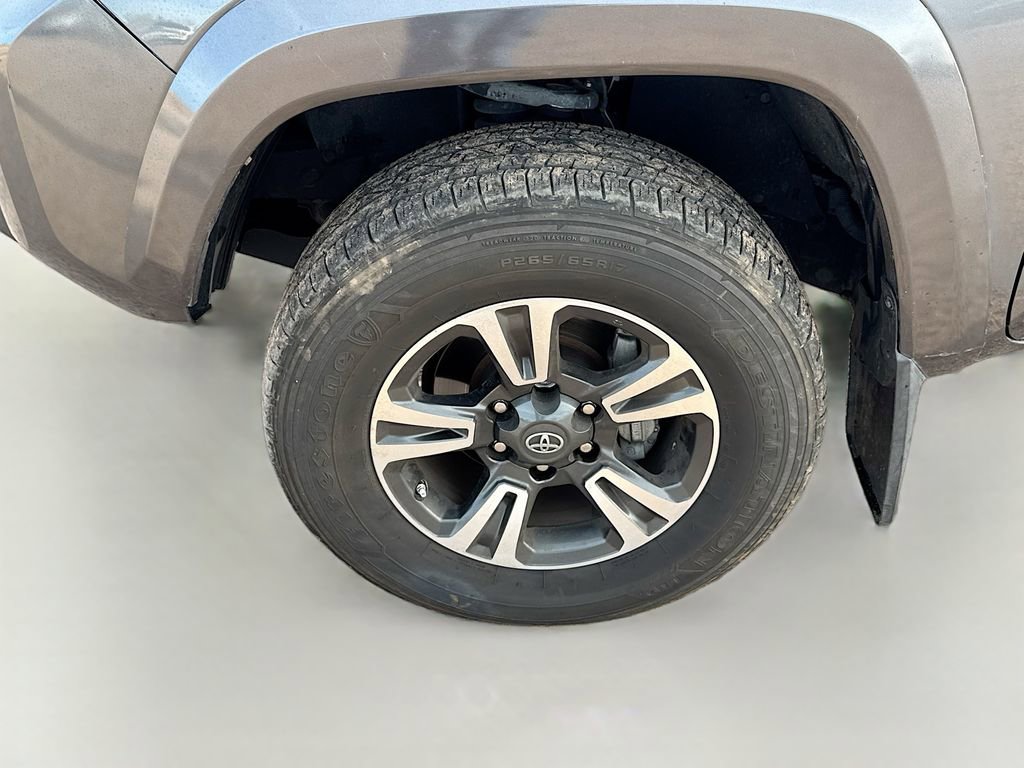 Used 2019 Toyota Tacoma TRD Sport image 32