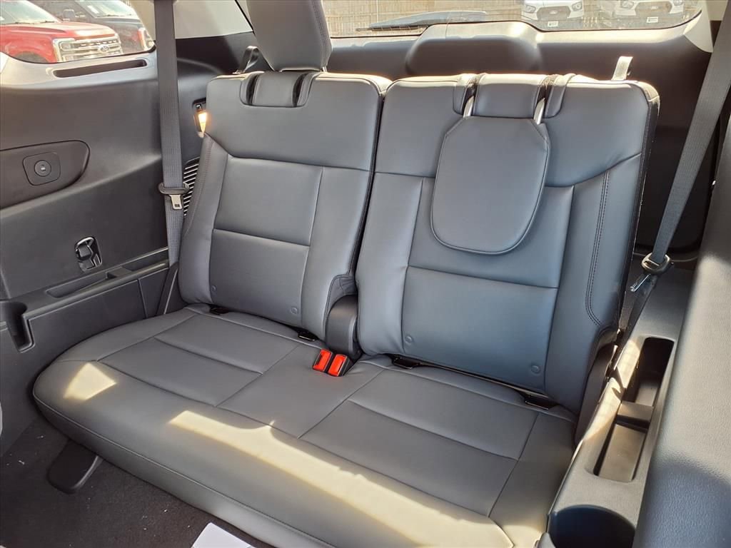 New 2026 Ford Explorer Active w/ Active Comfort Package RWD image 19