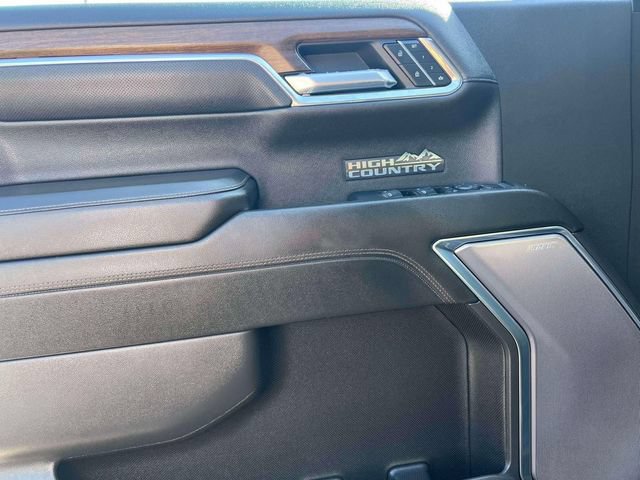 Used 2024 Chevrolet Silverado 1500 High Country w/ Technology Package AWD/4WD image 19