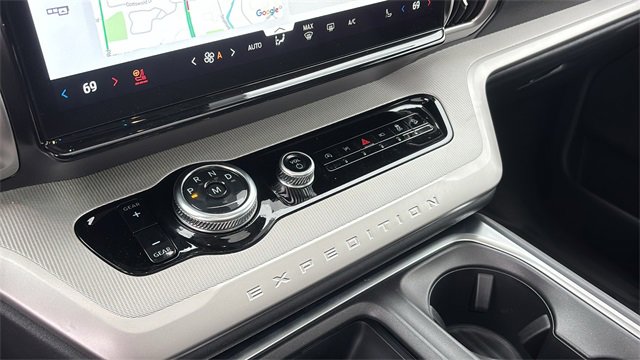 New 2025 Ford Expedition Active image 22