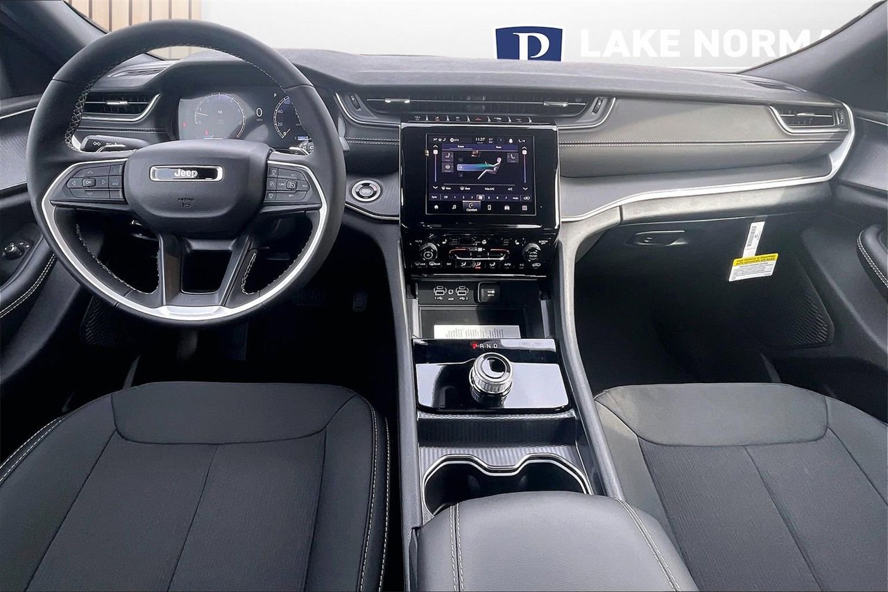 New 2025 Jeep Grand Cherokee L Laredo w/ Luxury Tech Group I image 10