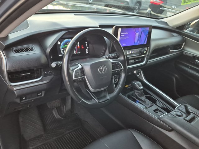 Used 2024 Toyota Grand Highlander AWD image 17