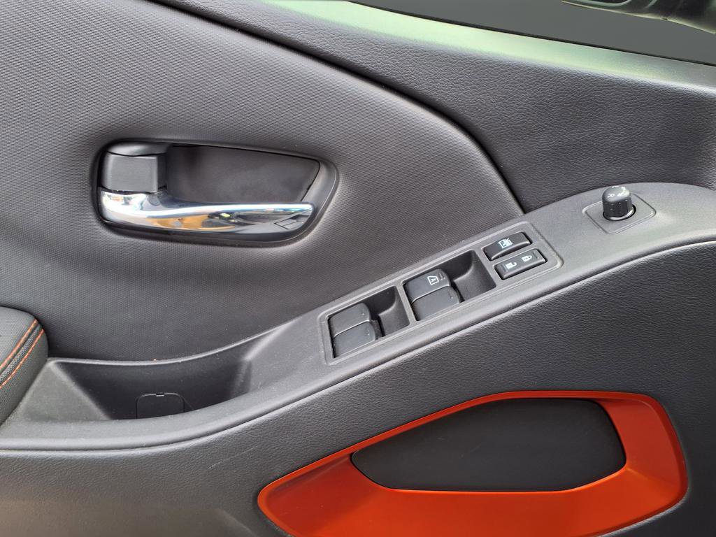 Used 2023 Nissan Frontier PRO-4X w/ Pro Convenience Package image 15