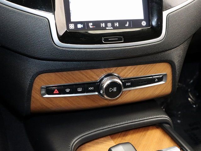 Used 2024 Volvo XC90 B5 Plus image 22