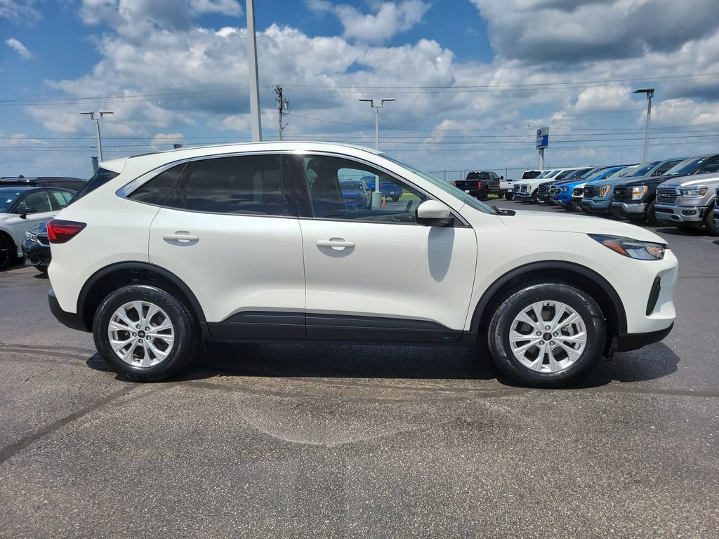 Certified 2023 Ford Escape Active w/ Tech Pack #2 AWD/4WD image 3