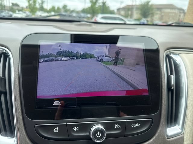 Used 2023 Chevrolet Malibu LT FWD image 16