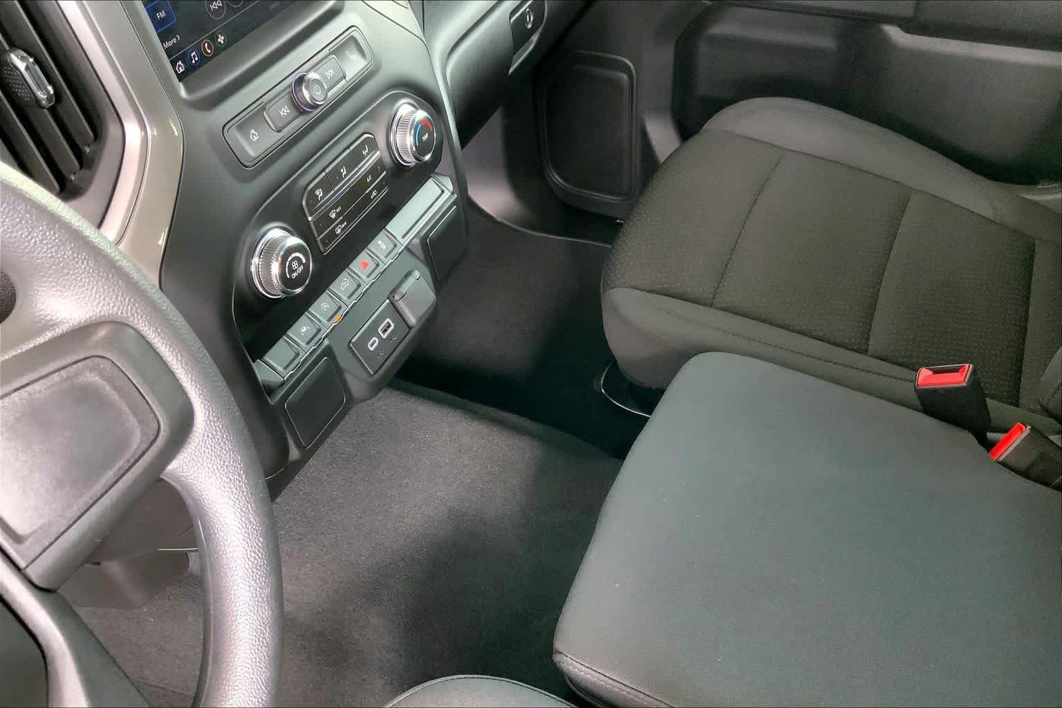 Used 2026 GMC Sierra 1500 Pro w/ Graphite Edition AWD/4WD image 17