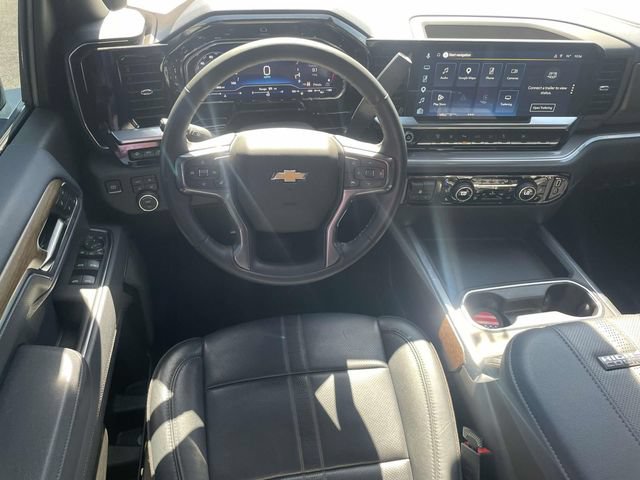 Used 2025 Chevrolet Silverado 3500 High Country w/ Technology Package AWD/4WD image 13