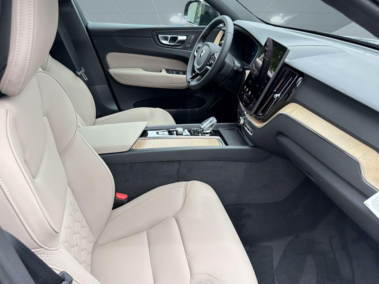 New 2026 Volvo XC60 B5 Plus w/ Protection Package AWD/4WD image 29