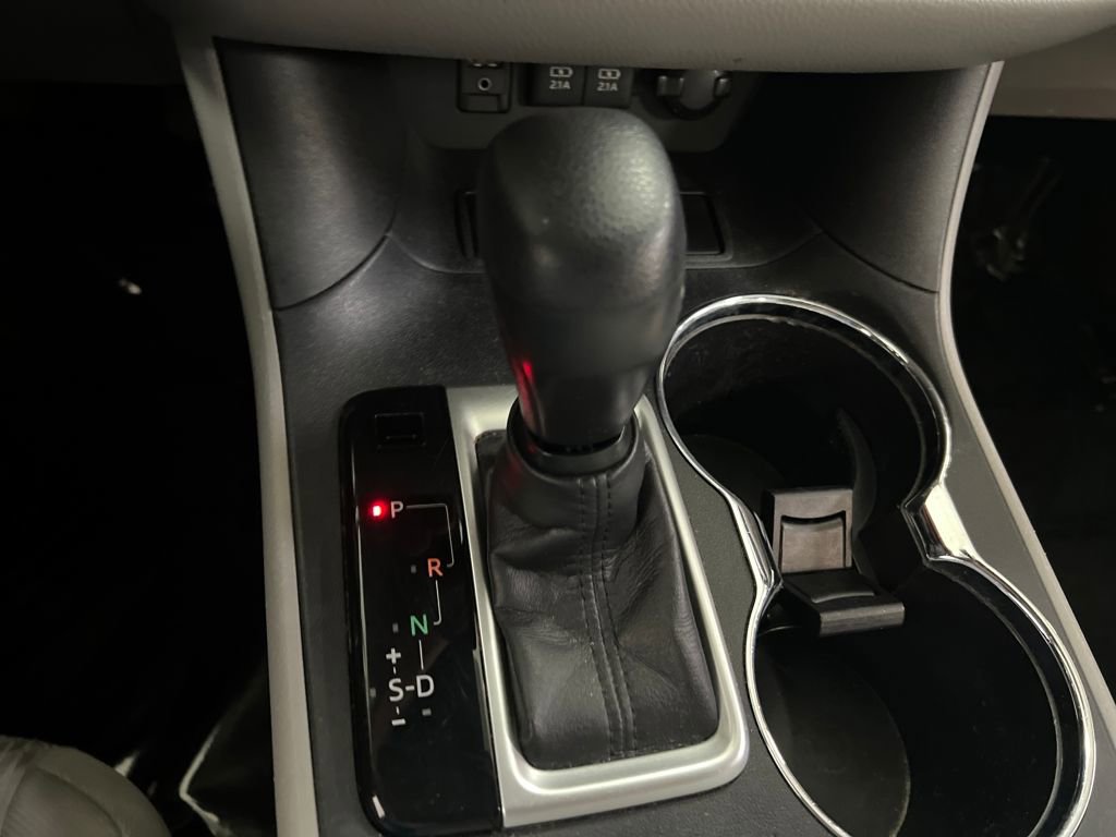 Used 2018 Toyota Highlander LE image 27