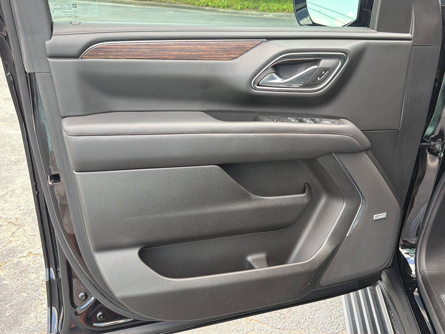 Used 2024 Chevrolet Tahoe High Country AWD/4WD image 18