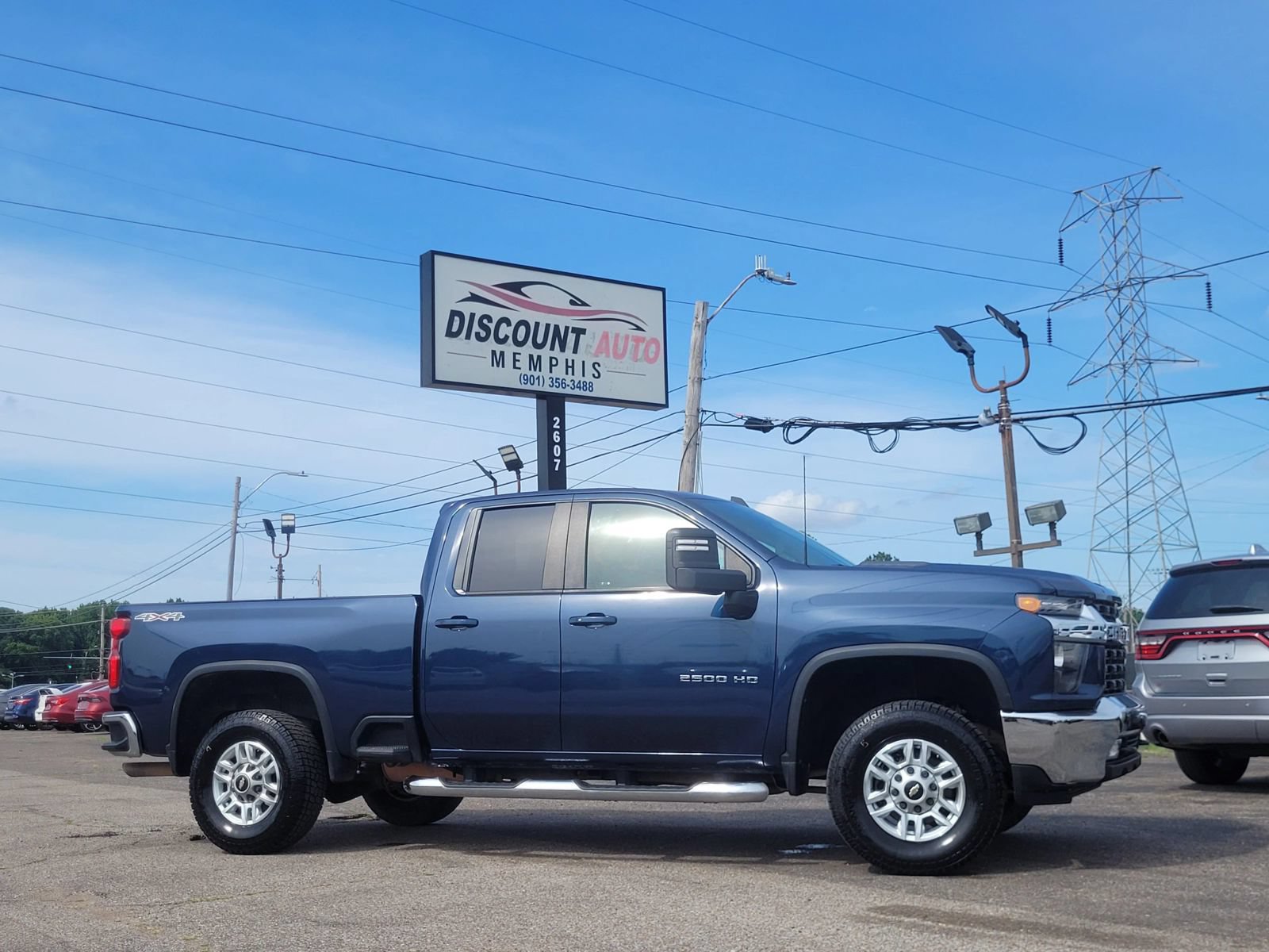 Used 2022 Chevrolet Silverado 2500 LT w/ Convenience Package AWD/4WD image 4