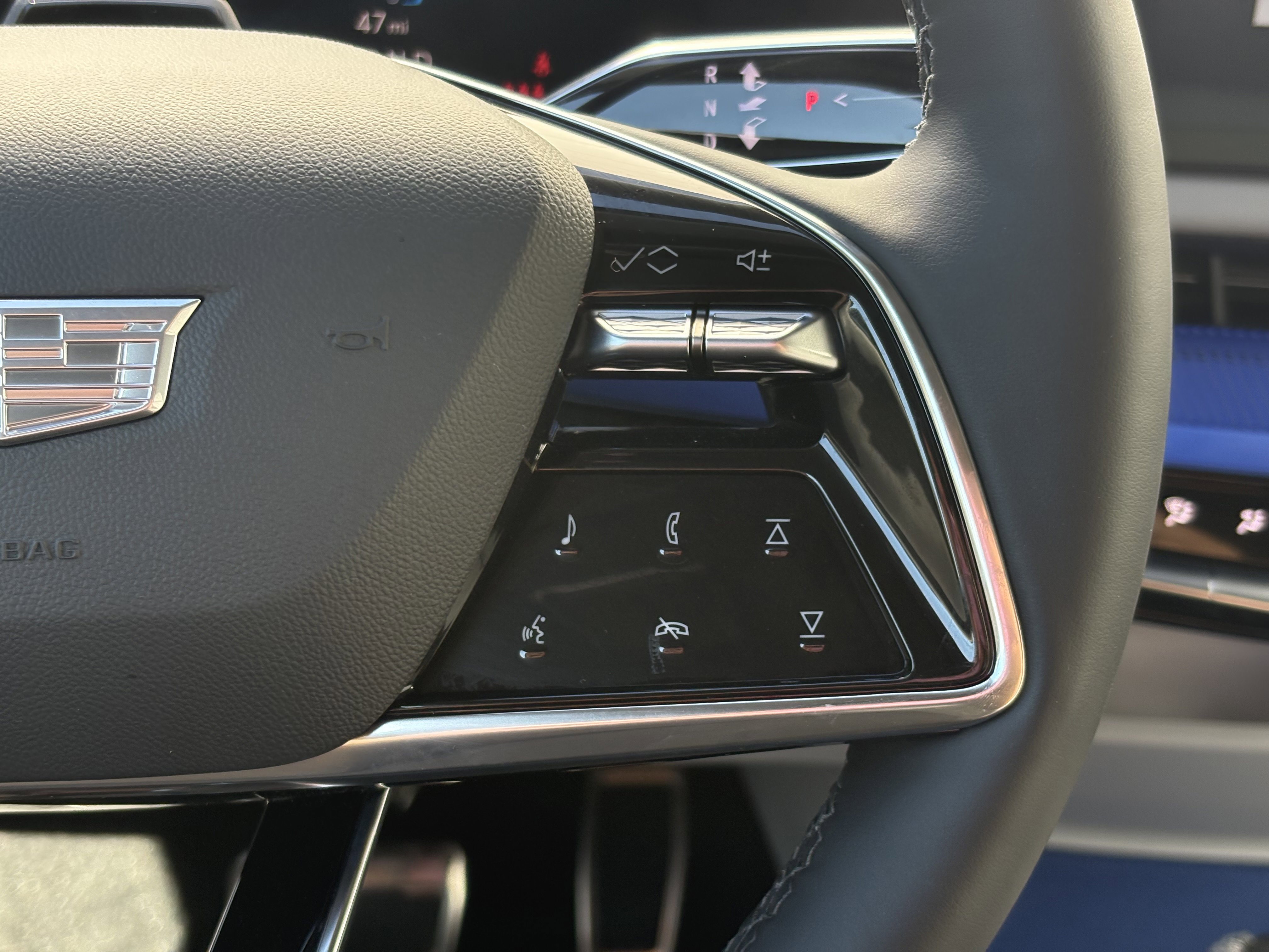 New 2025 Cadillac Optiq Luxury 1 image 18